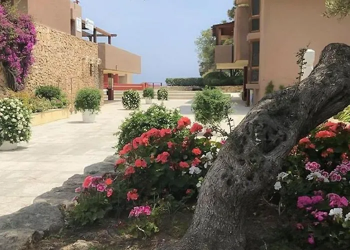 Апартаменты In With Garden